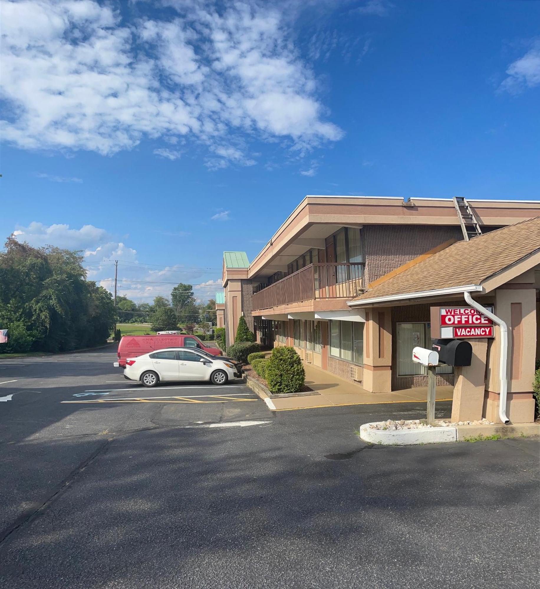 Travelers Inn South Brunswick Terrace Buitenkant foto