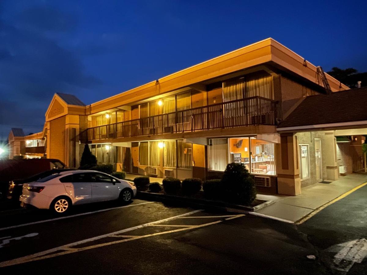 Travelers Inn South Brunswick Terrace Buitenkant foto