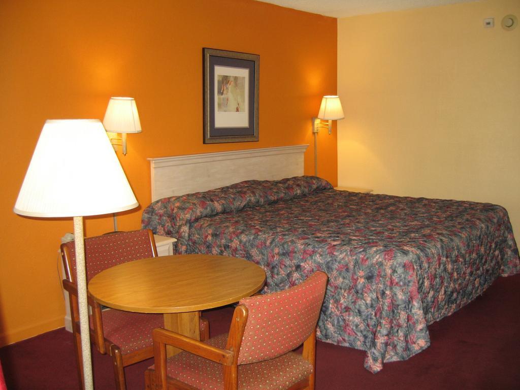 Travelers Inn South Brunswick Terrace Kamer foto