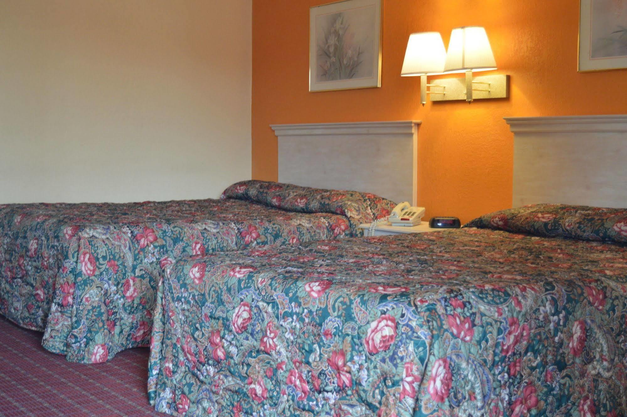 Travelers Inn South Brunswick Terrace Buitenkant foto